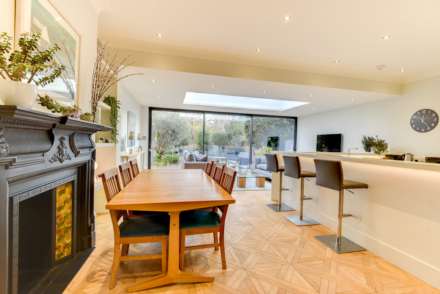 Pembroke Avenue, Hove, Image 17