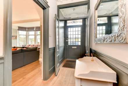 Pembroke Avenue, Hove, Image 25