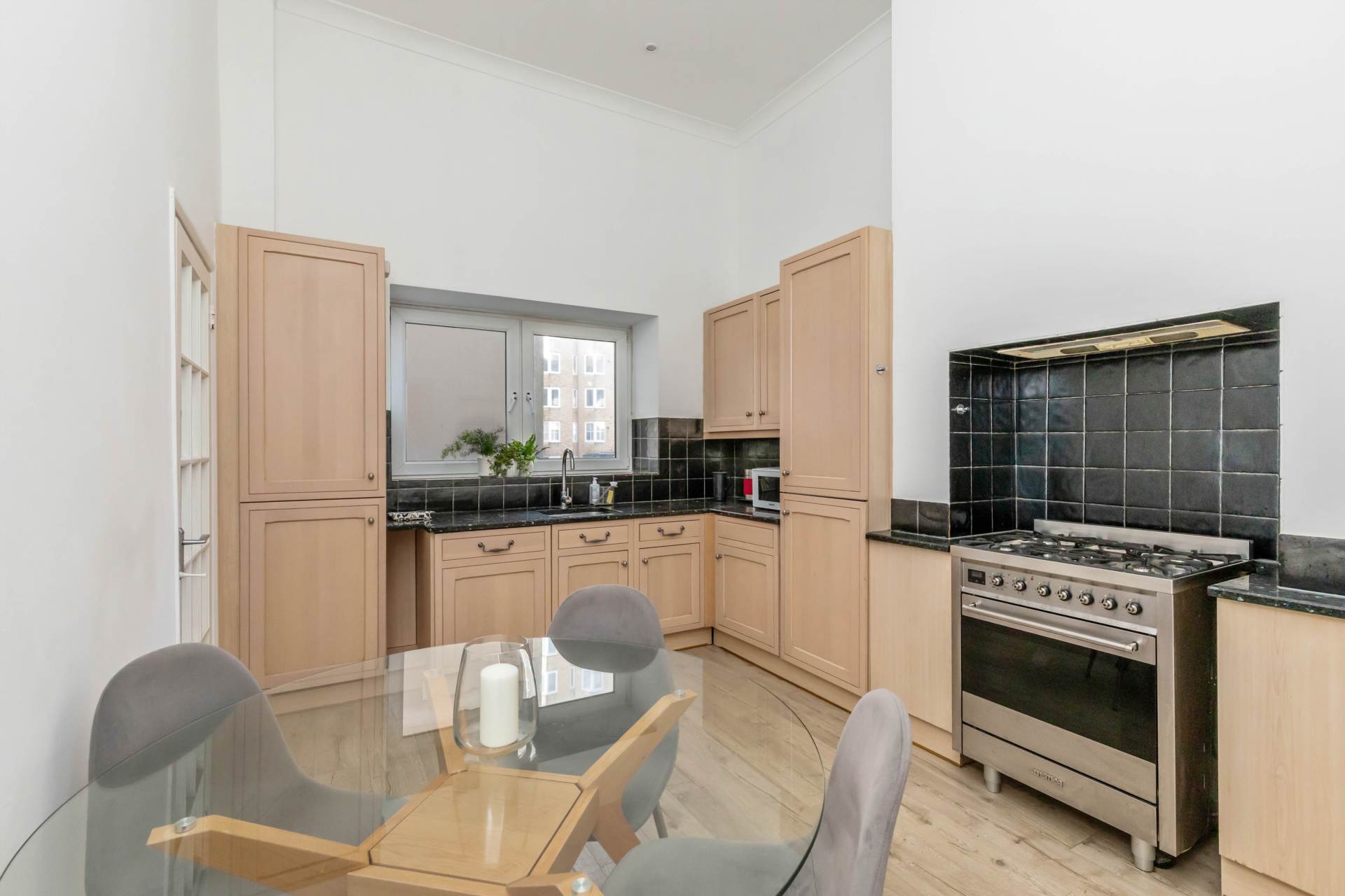 Albermarle Mansions, Victoria Terrace, Hove, Image 10