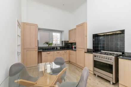 Albermarle Mansions, Victoria Terrace, Hove, Image 10