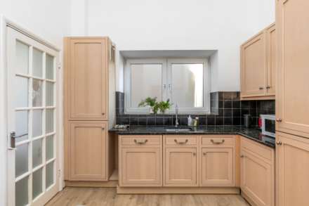 Albermarle Mansions, Victoria Terrace, Hove, Image 11