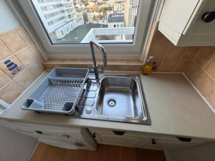 Metropole Court, Brighton, Image 10