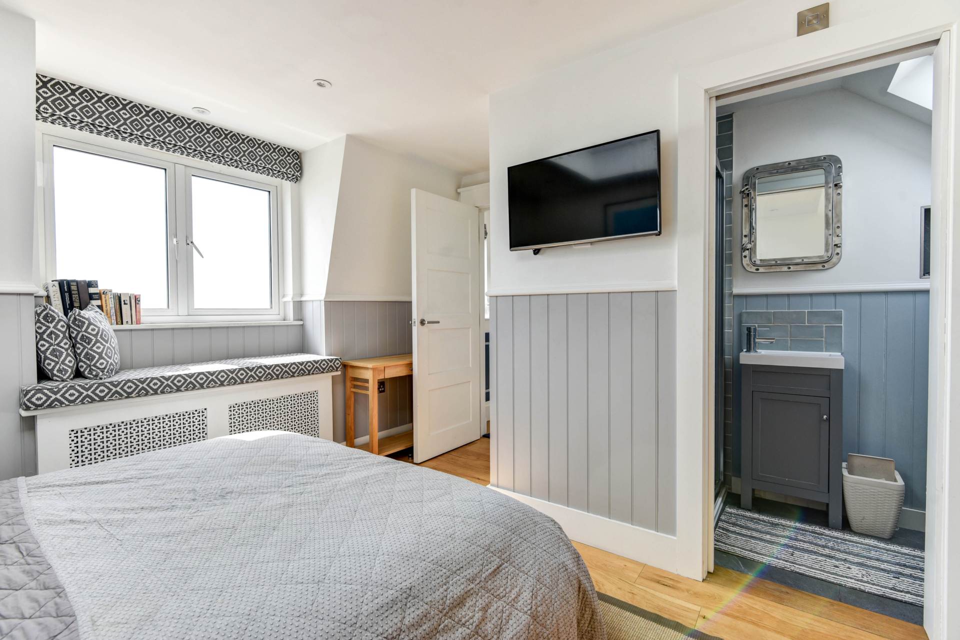 Brighton Road, Lancing, Image 16
