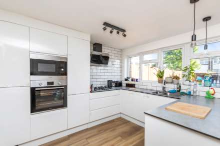Daniel Close, Lancing, Image 4
