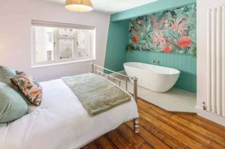 Alice Close, Hove, Image 2