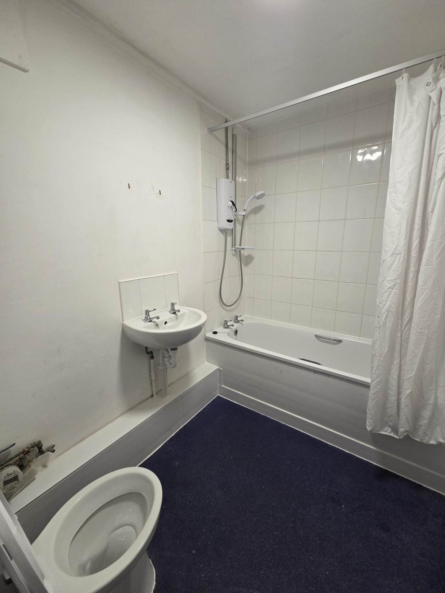 Swinburne Road, Queensway, Image 4