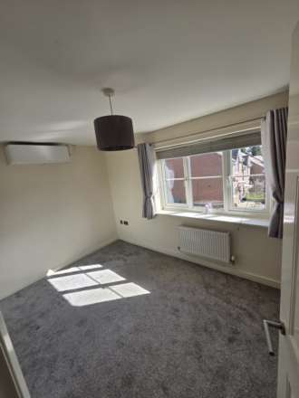 Kingfisher Close, Wellingborough, Image 17