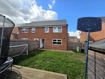 Golding Crescent, Earls Barton, Image 11