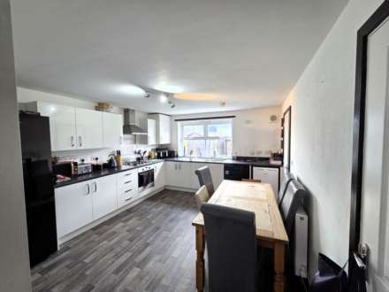 Golding Crescent, Earls Barton, Image 6