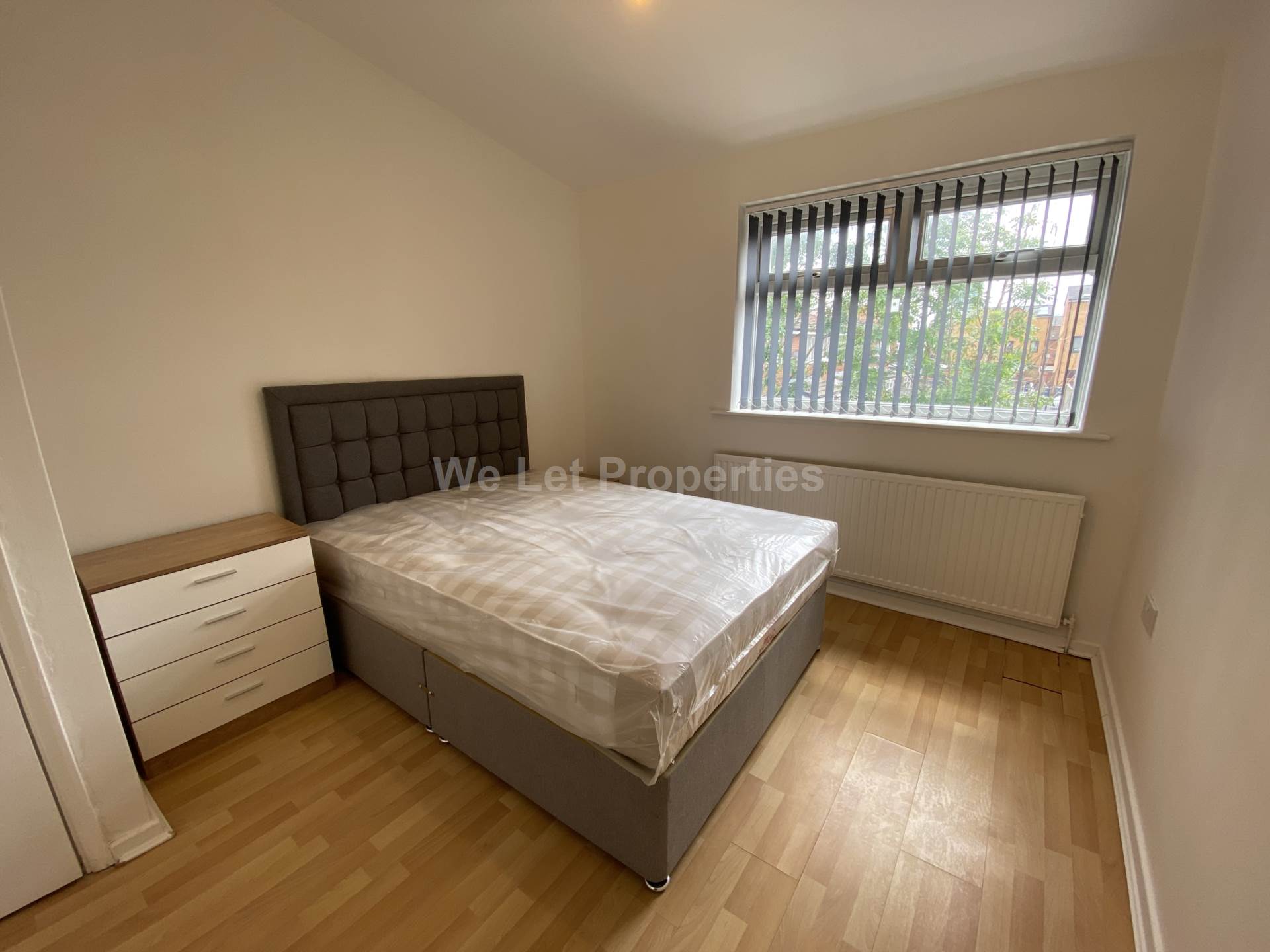 Brownslow Walk, Manchester, Image 7