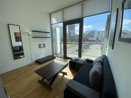 Abito, Greengate, Image 1