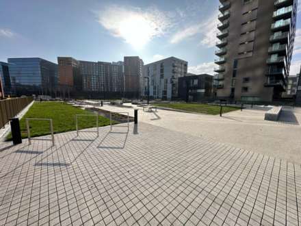 Abito, Greengate, Image 7