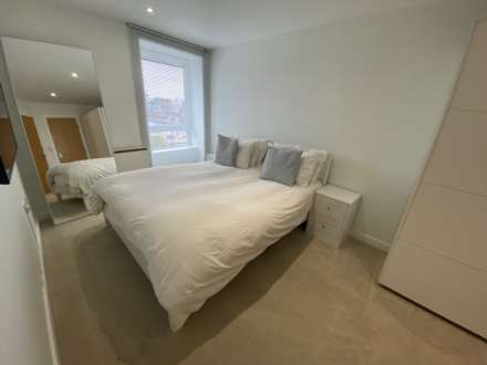 Sovereign Point, Salford Quays, Image 5