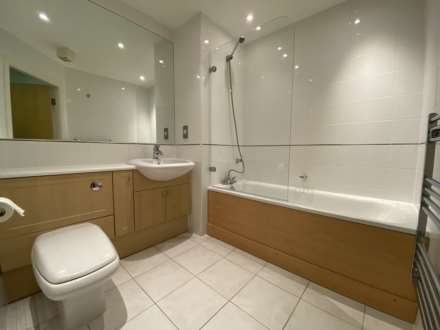 Sovereign Point, Salford Quays, Image 8