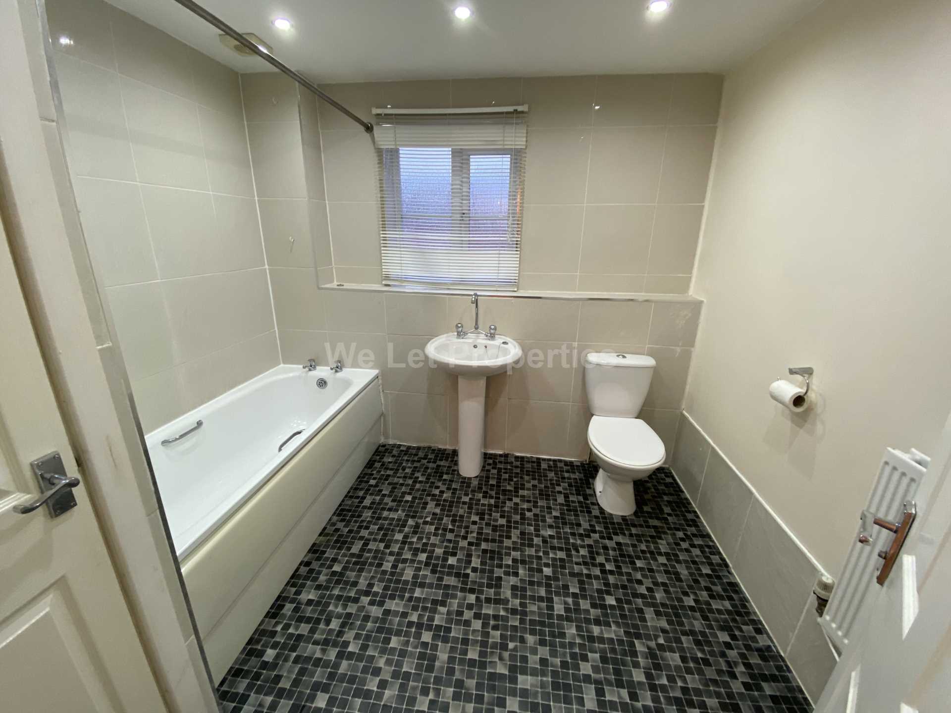 Olanyian Drive, Manchester, Image 8