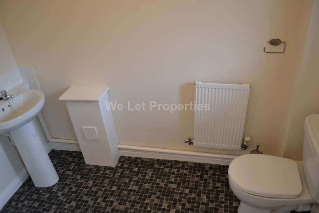 Olanyian Drive, Manchester, Image 9