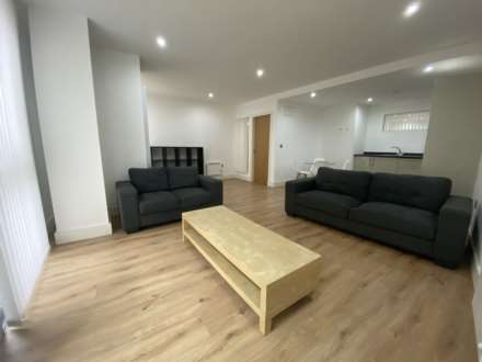 3 Bedroom Apartment, Ovale, Pollard Street