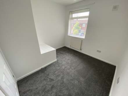 York Road, Droylsden, Image 7