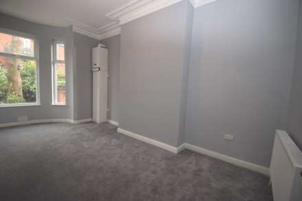 Manchester Road, Tameside, Image 4