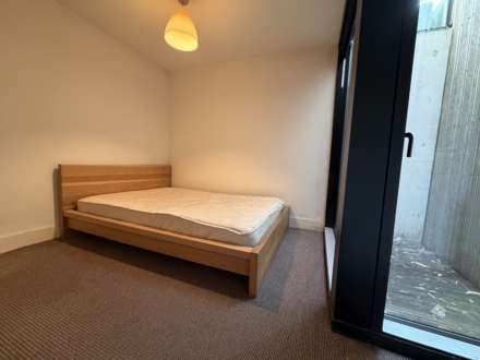 Ash Street, Chimney Pot Park, Image 6