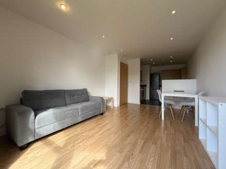 Richmond Hill, Stephen Street, Image 2