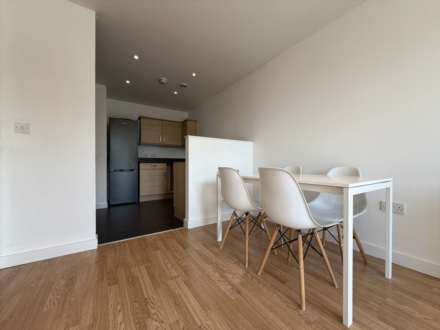 Richmond Hill, Stephen Street, Image 4