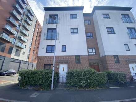 Whitsun Avenue, Salford, Image 13