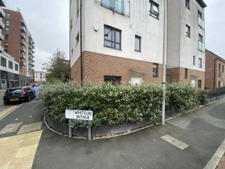 Whitsun Avenue, Salford, Image 14