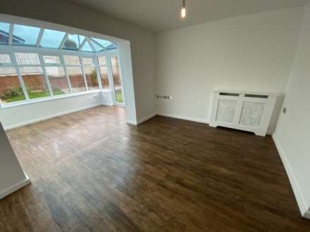 Property For Rent Bugle Close, Salford