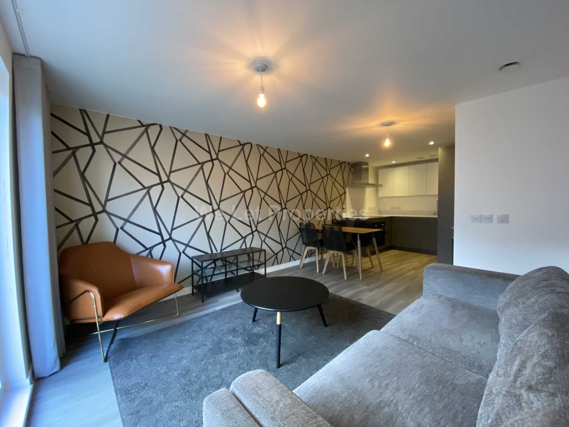 Halo, Simpson Street, Image 2