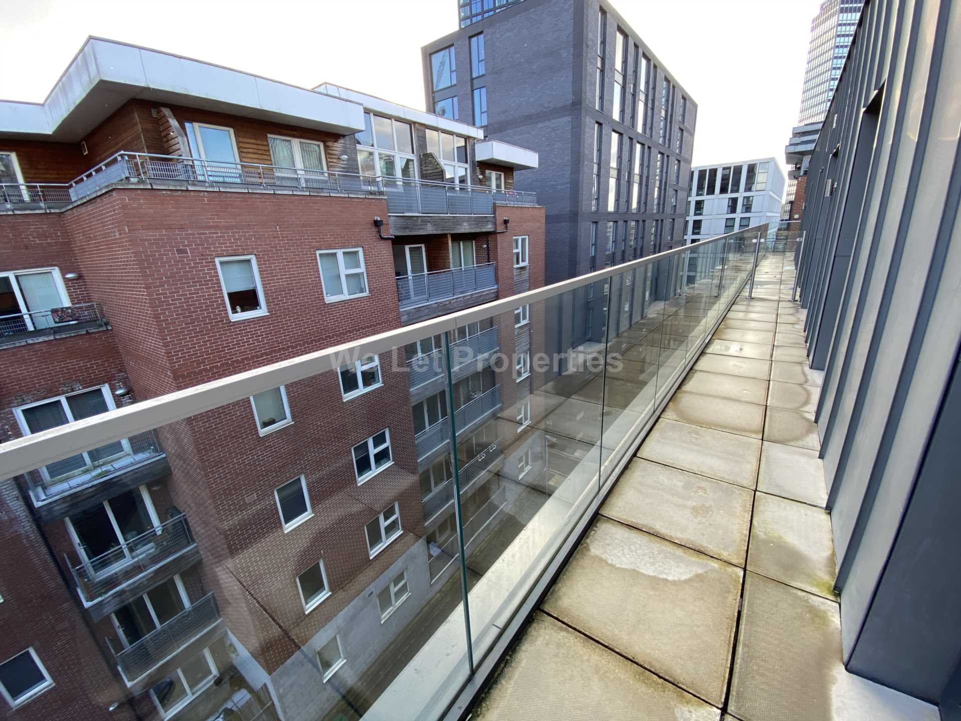 Halo, Simpson Street, Image 9