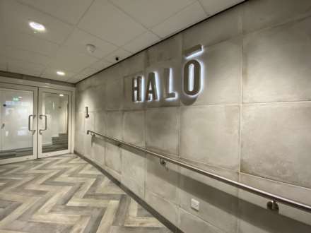 Halo, Simpson Street, Image 12