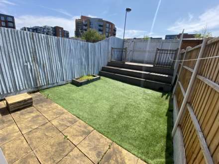 Stuart Street, Sport City, Image 8