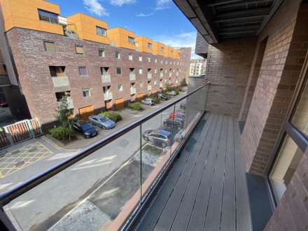 The Plaza, Advent Way, Image 5