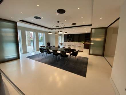 Victoria Residence, Crown St, Image 17