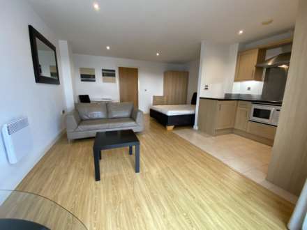 XQ7, Taylorson Street South, Image 1