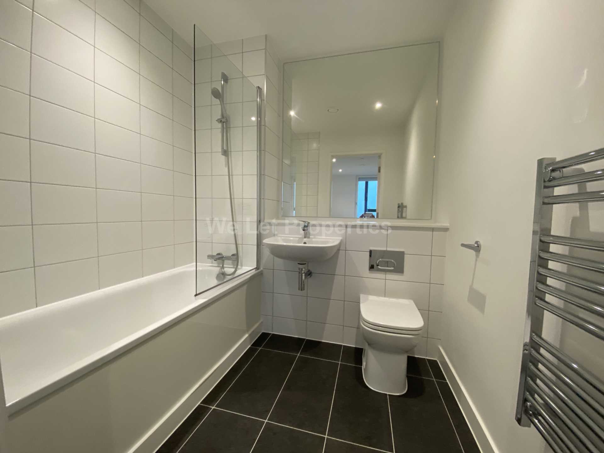 Wharf End, Salford Quays, Image 8