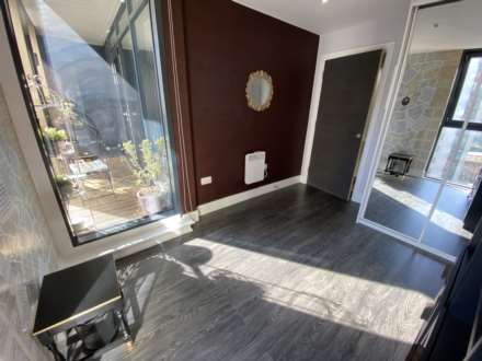 The Hallmark, Green Quarter, Image 7