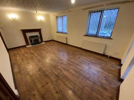 Property For Rent Dorchester Drive, Manchester