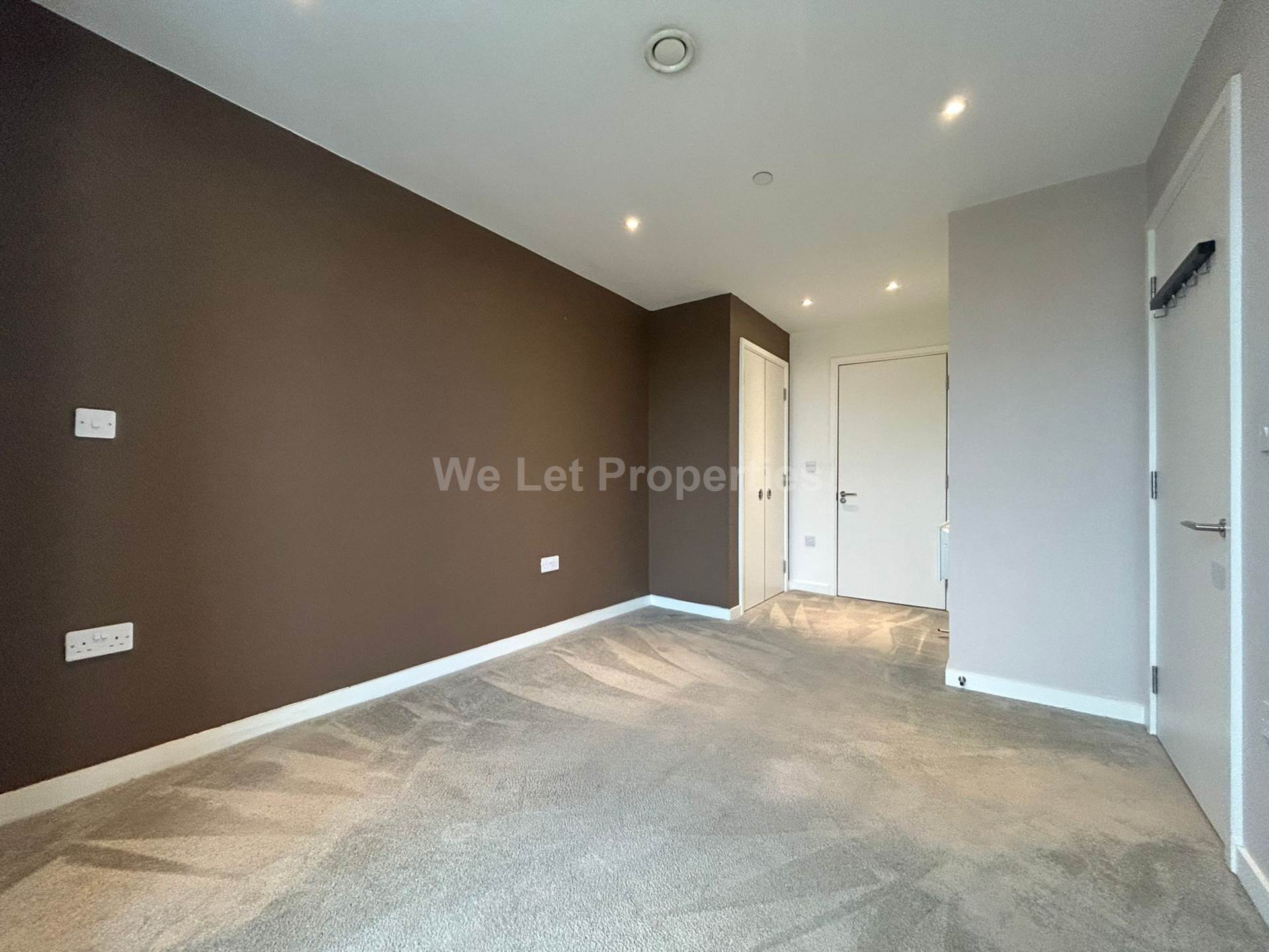 Local Crescent, Salford, Image 10