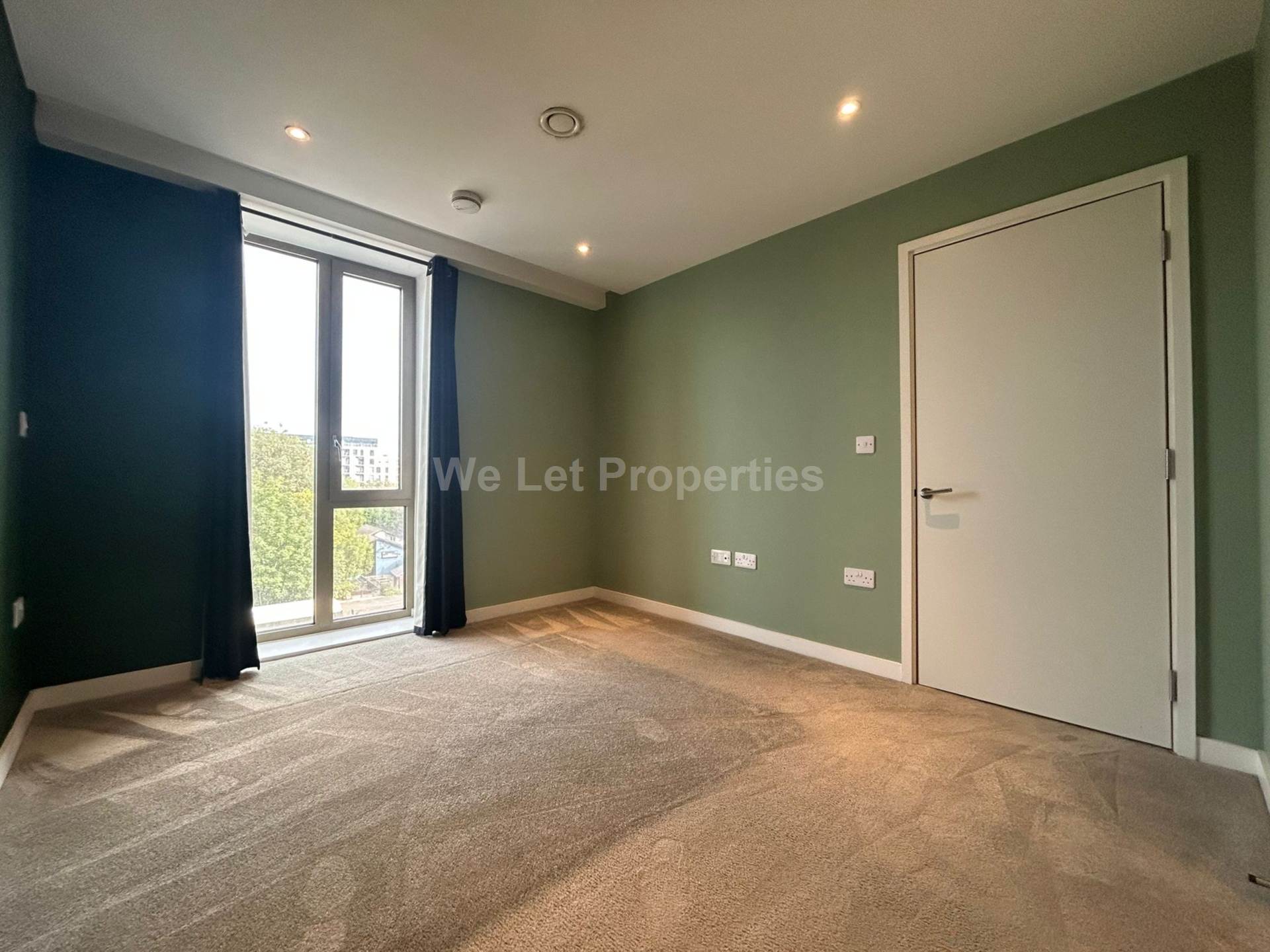 Local Crescent, Salford, Image 6