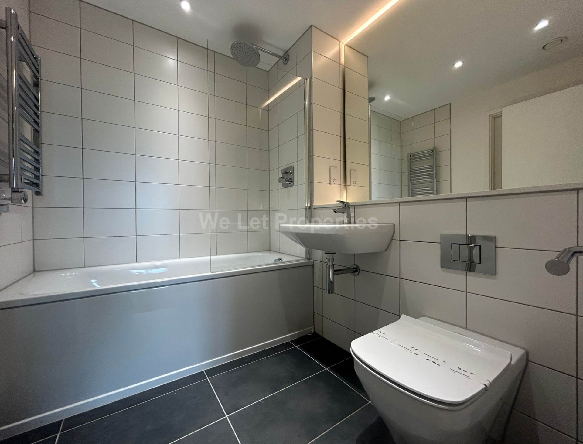 Local Crescent, Salford, Image 9