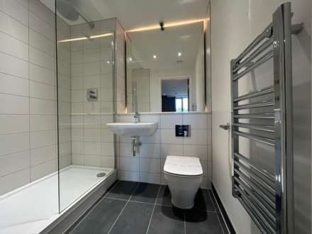 Local Crescent, Salford, Image 13