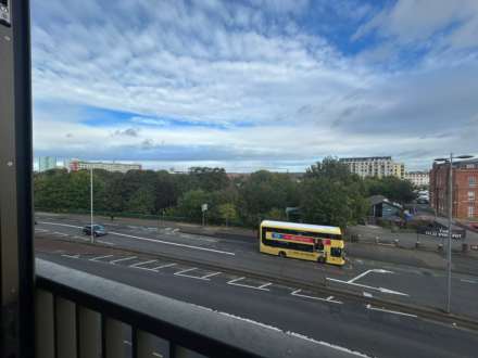 Local Crescent, Salford, Image 14