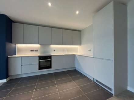 Local Crescent, Salford, Image 4