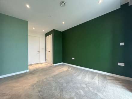 Local Crescent, Salford, Image 7