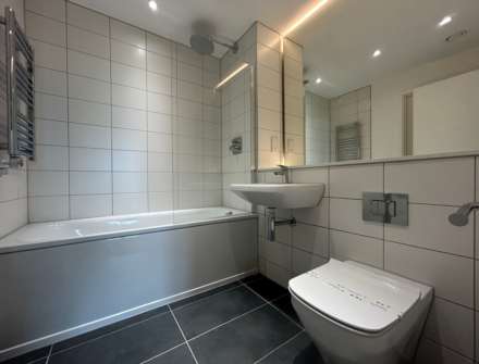 Local Crescent, Salford, Image 9