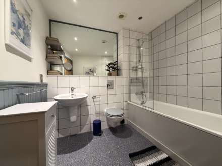 Lake House, Ellesmere Street, Image 15