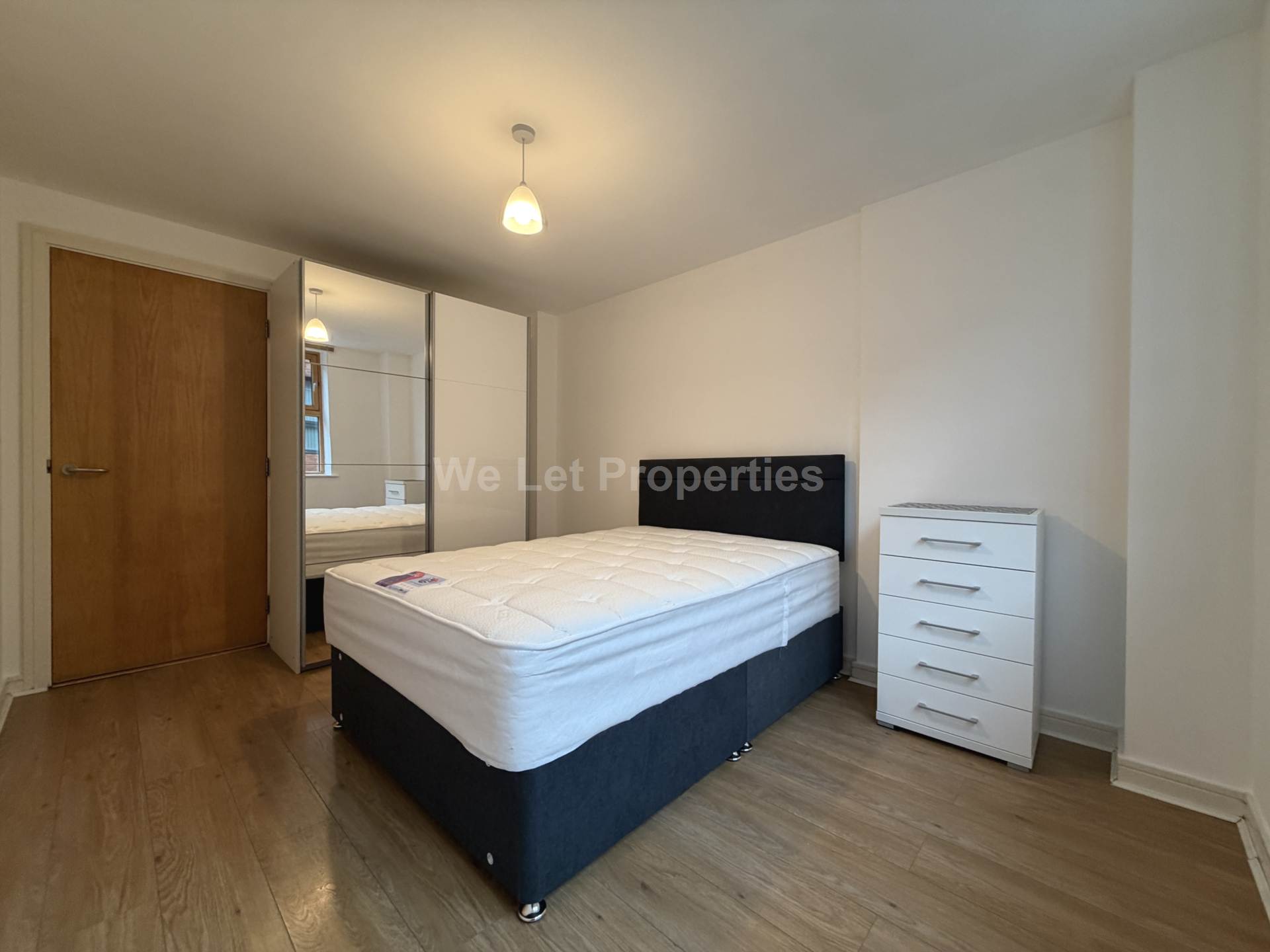 Northern Angel, Dyche Street, Image 12