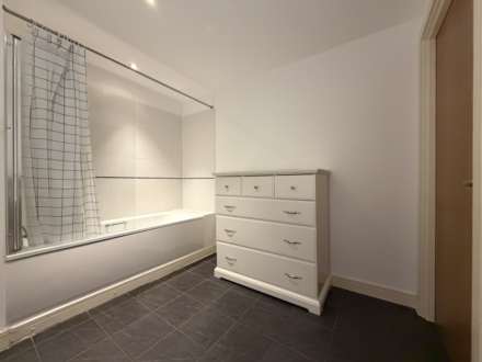 Northern Angel, Dyche Street, Image 15